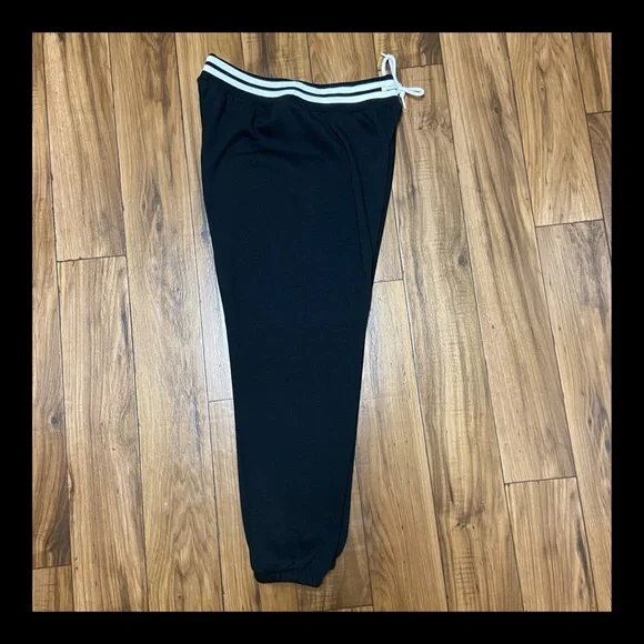 PINK VS 2017 FASHION SHOW BLING ROSES HOODIE AND JOGGERS SET - Picture 8 of 11